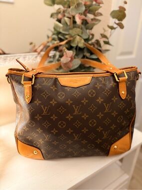 Louis Vuitton Monogram Retiró MM bag